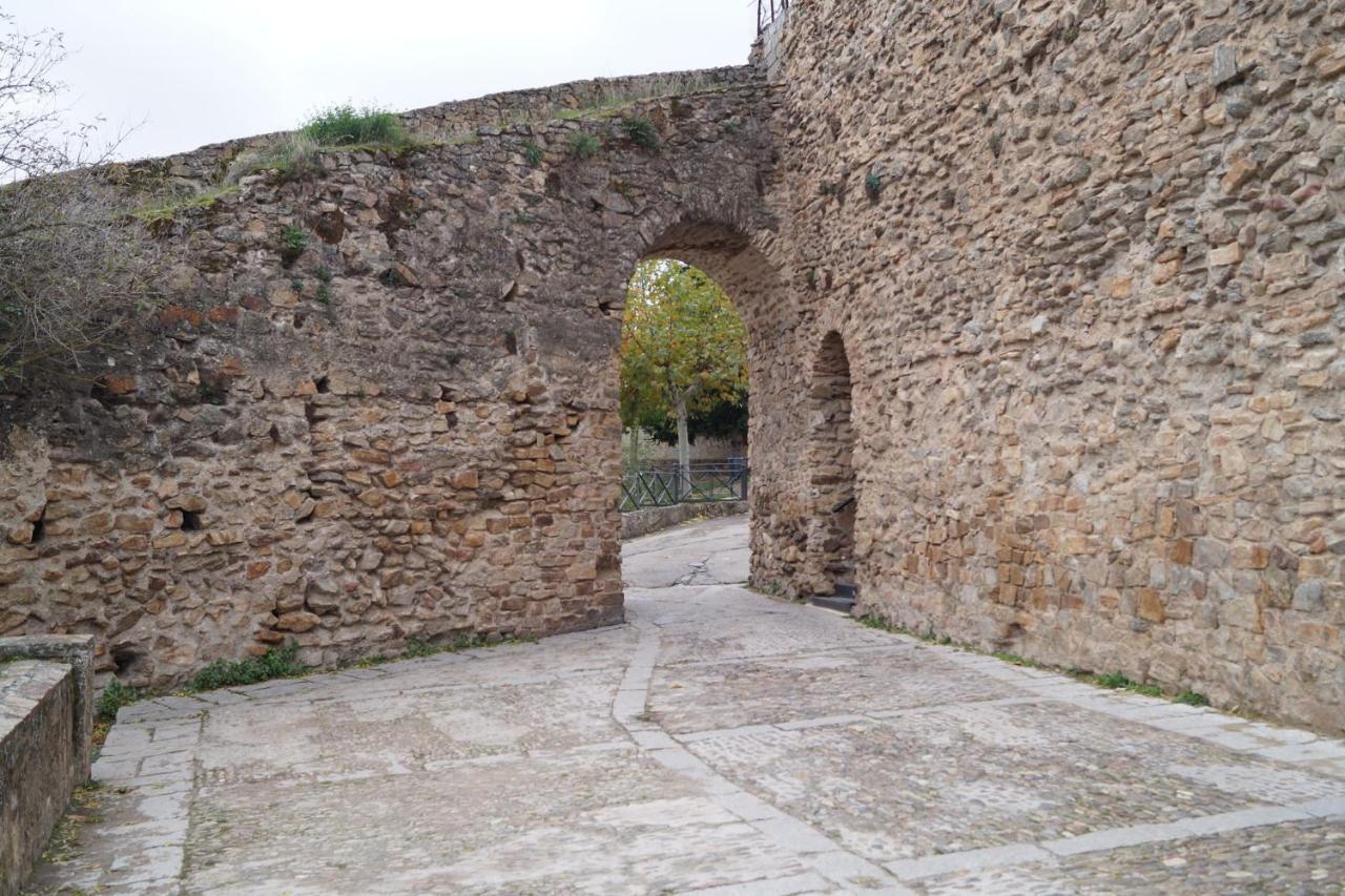 Puente Viejo De Buitrago Casa Enebro Διαμέρισμα Buitrago del Lozoya Εξωτερικό φωτογραφία